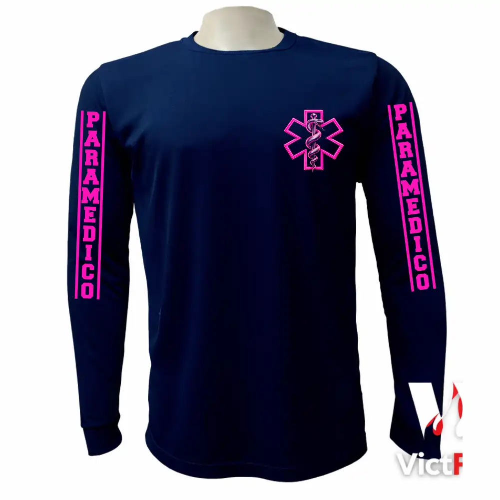 Frente de franela manga larga táctica azul marino para paramédicos con Estrella de la Vida fucsia en el pecho y texto PARAMEDICO en ambas mangas.